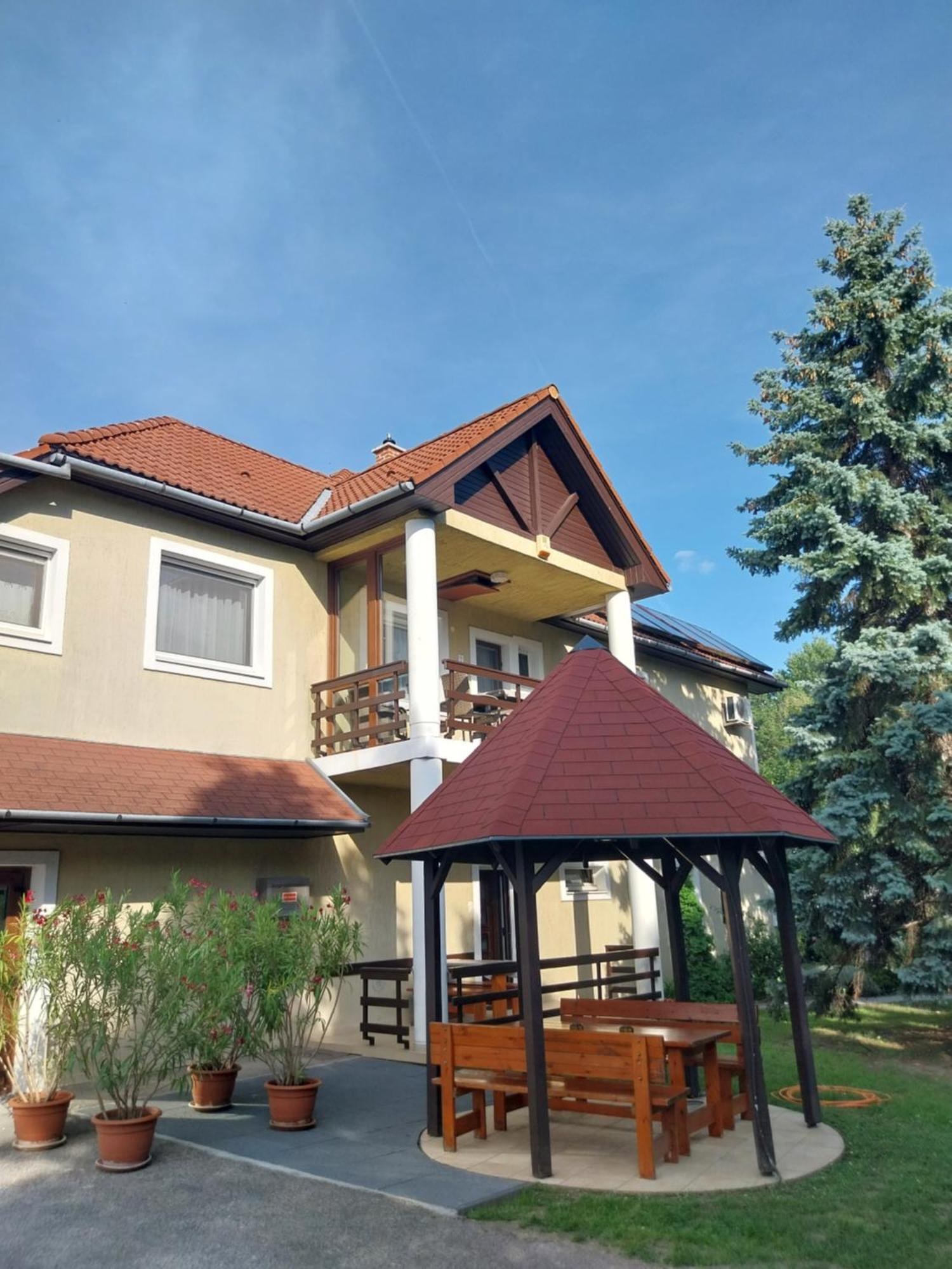 Frühstückspension Panzió - Siófok