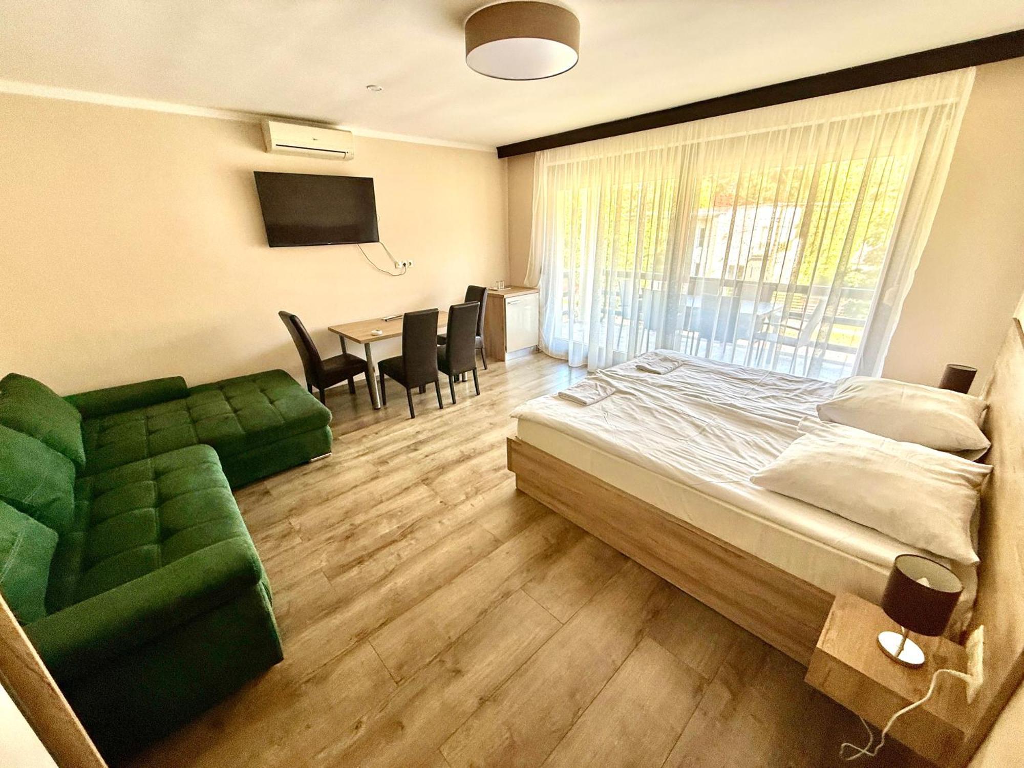 Vendeghaz - Bed & Breakfast 2*