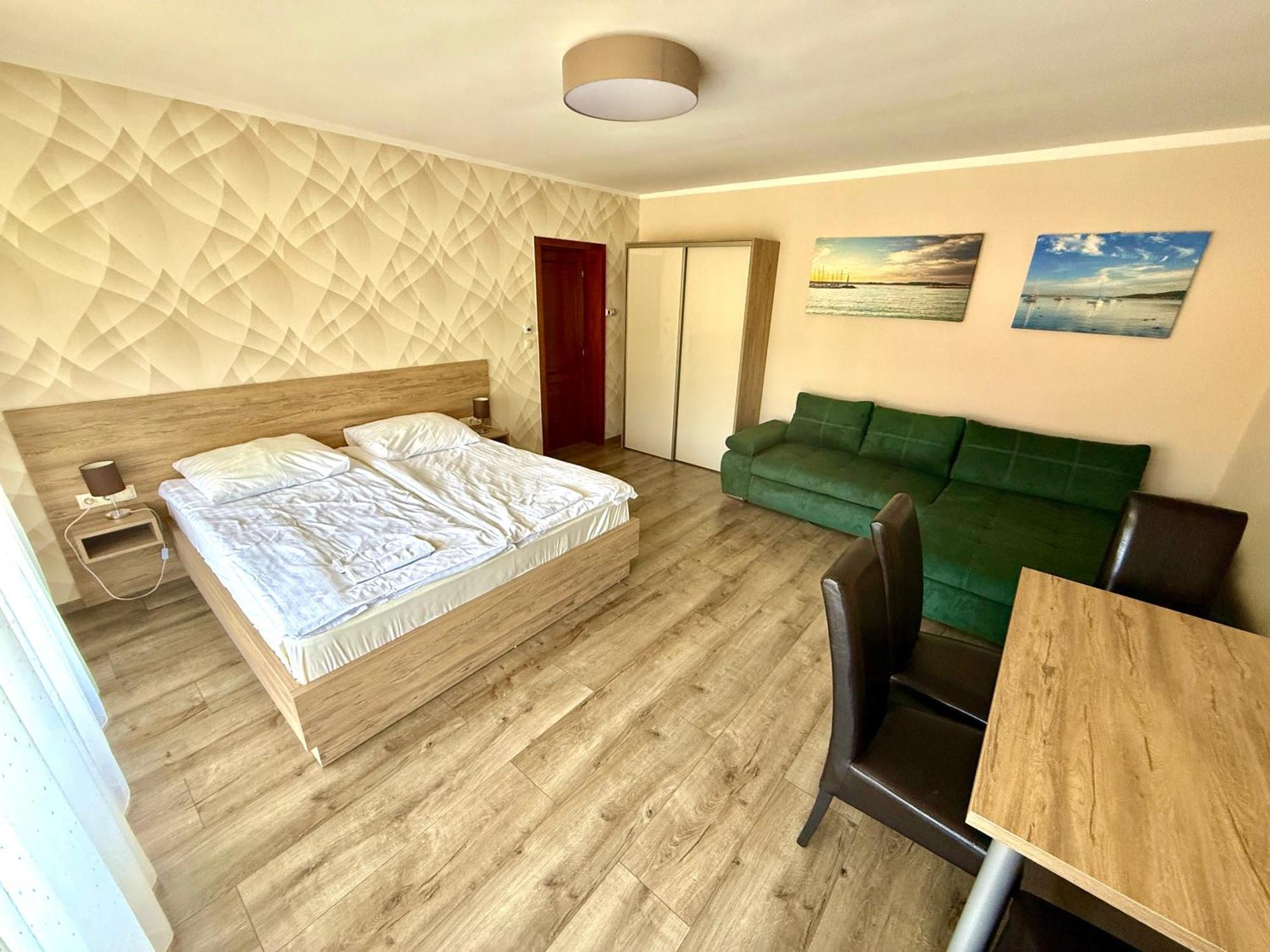 See Vendeghaz - Siofok 2*