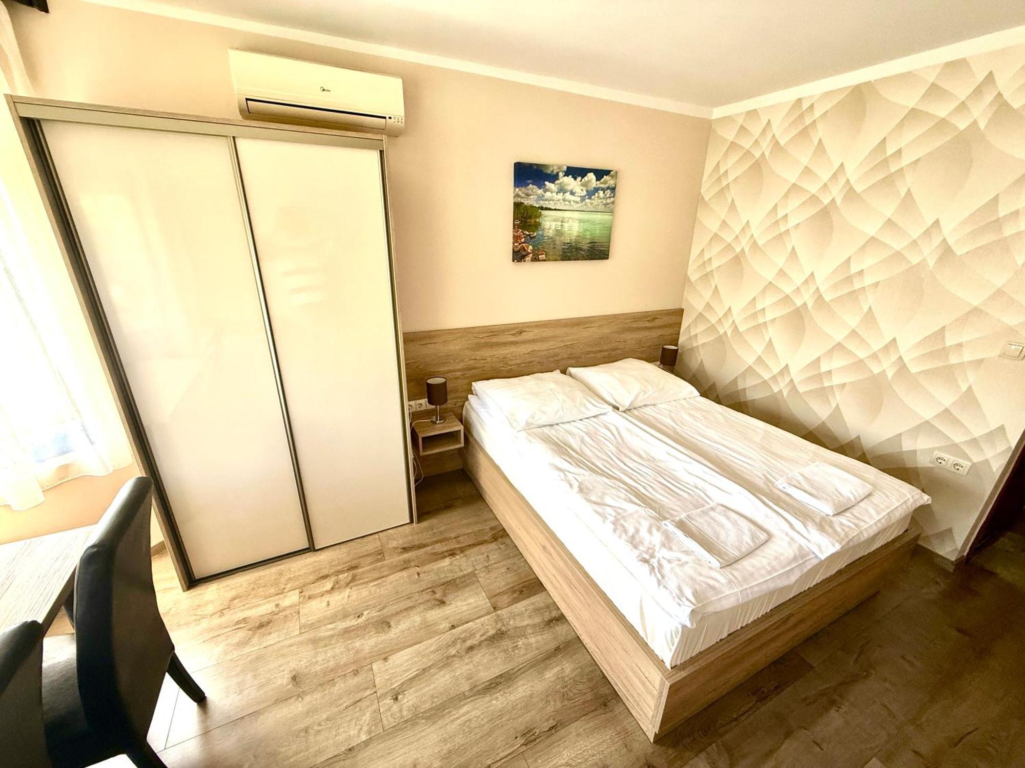 Vendeghaz - Bed & Breakfast 2*