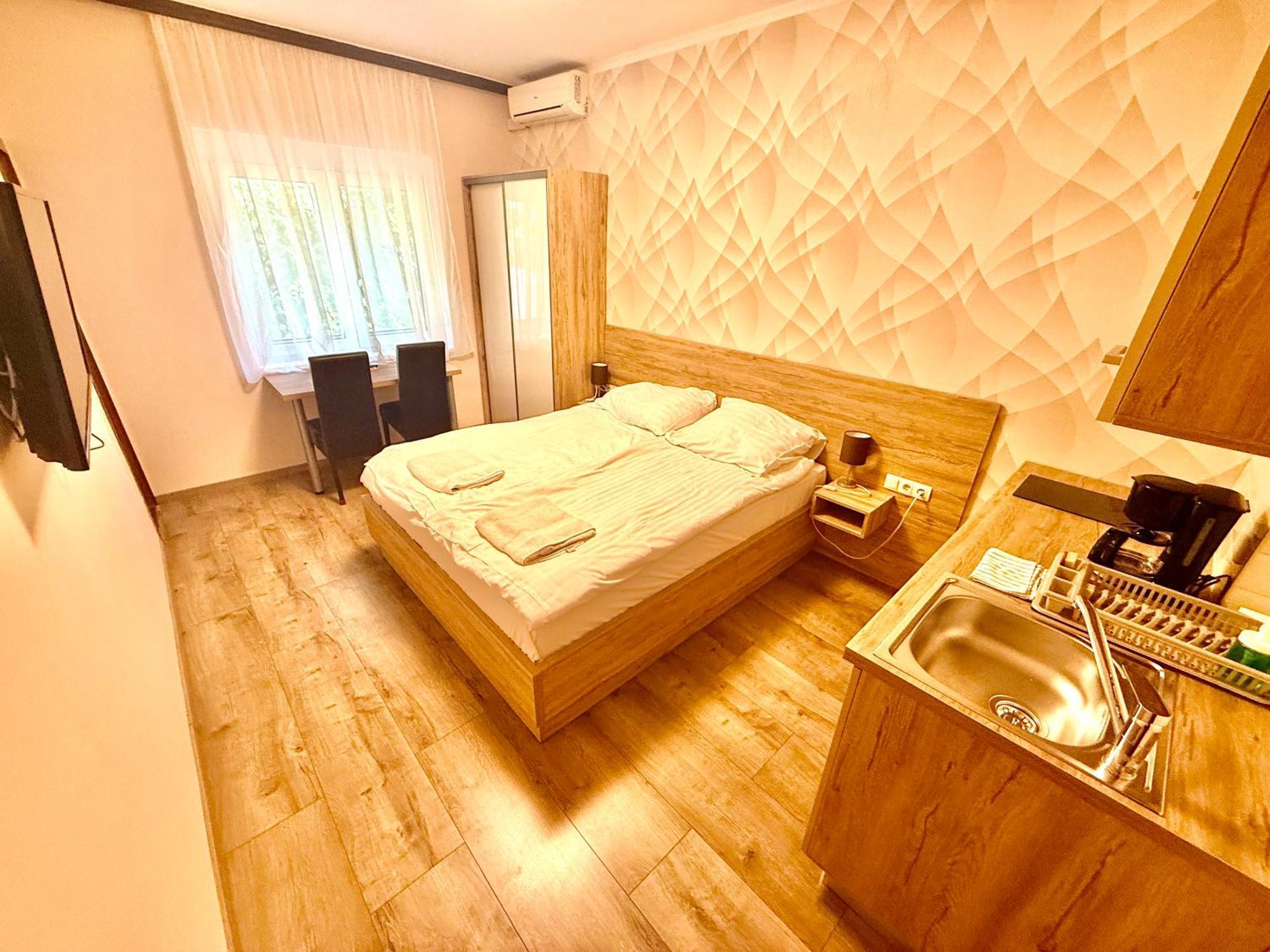 Vendeghaz - Bed & Breakfast 2*